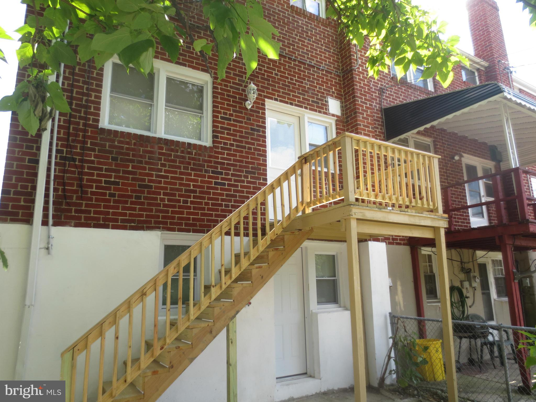 912 Stamford Road Baltimore, MD 21229 - Photo 20 of 28 Deck