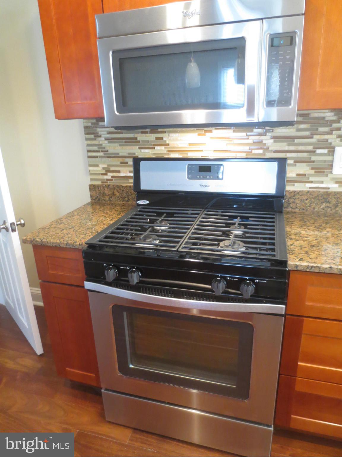 912 Stamford Road Baltimore, MD 21229 - Photo 22 of 28 Kitchen