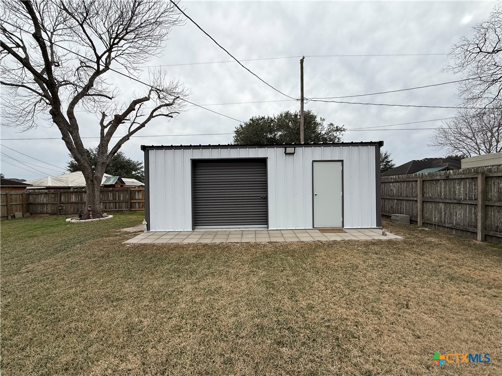 213 Sparrow Lane Victoria, TX 77905 - Photo 38 of 44 a house that has a tree in front of it