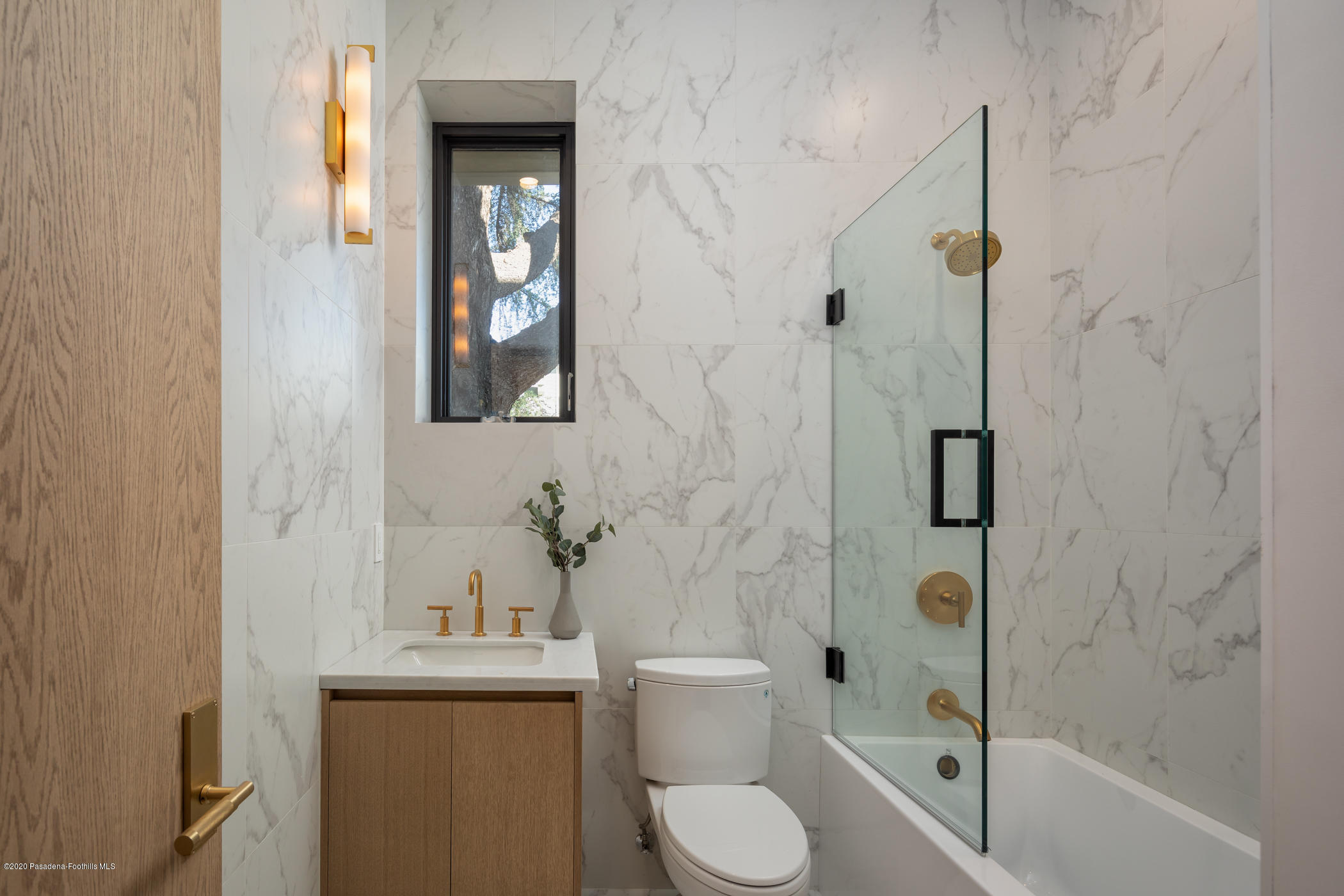 1105 Buena Vista Street South Pasadena, CA 91030 - Photo 11 of 29 Downstairs Suite Full Bath