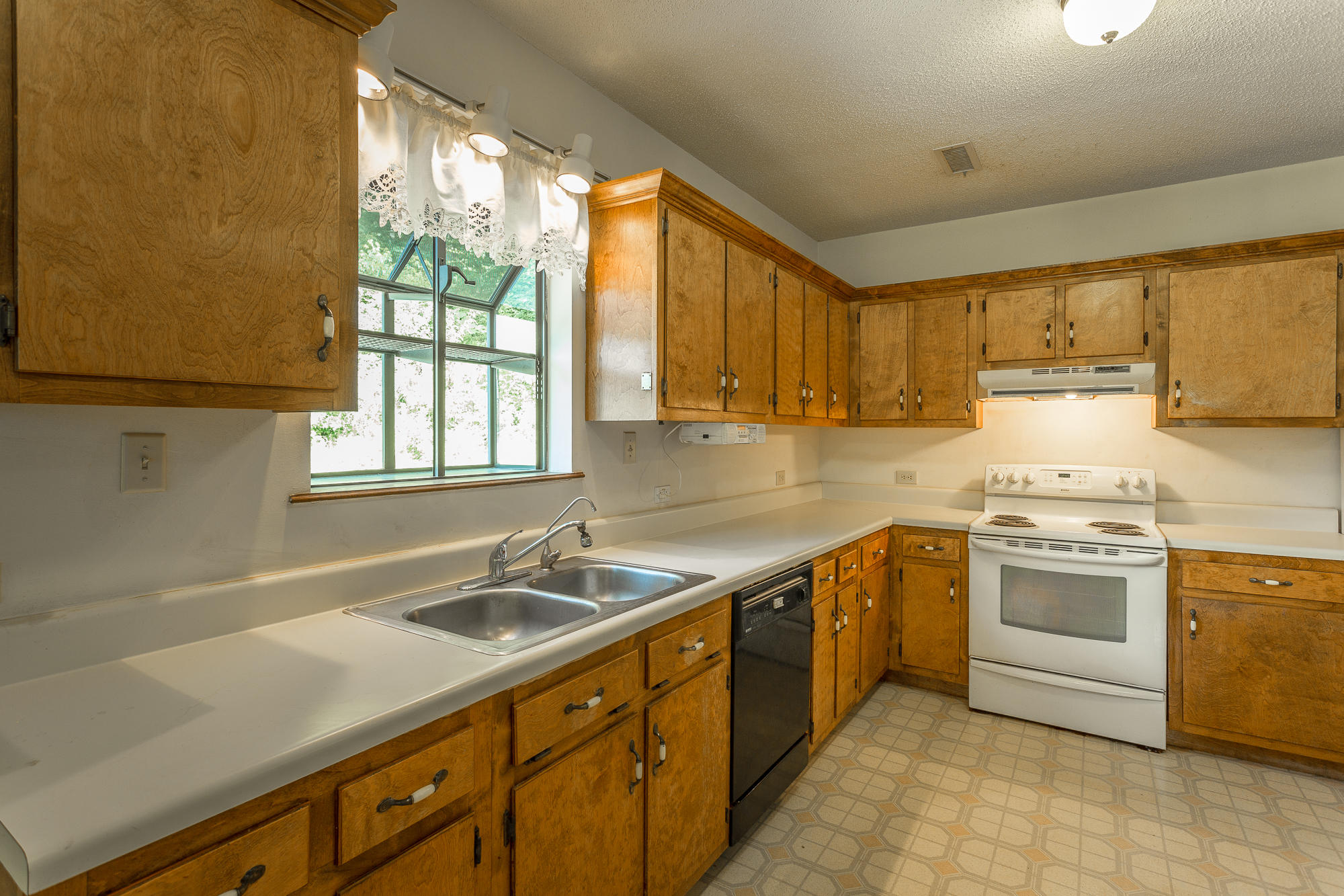 6050 Browntown Road Chattanooga, TN 37415 - Photo 37 of 65 6050 Browntown Road-54