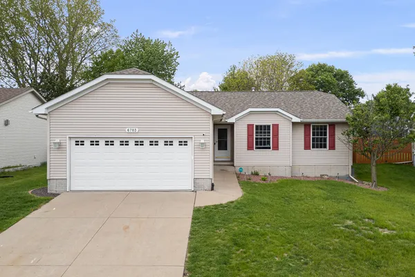 $334,900 | 6703 Brookview Lane, Davenport, IA 52806