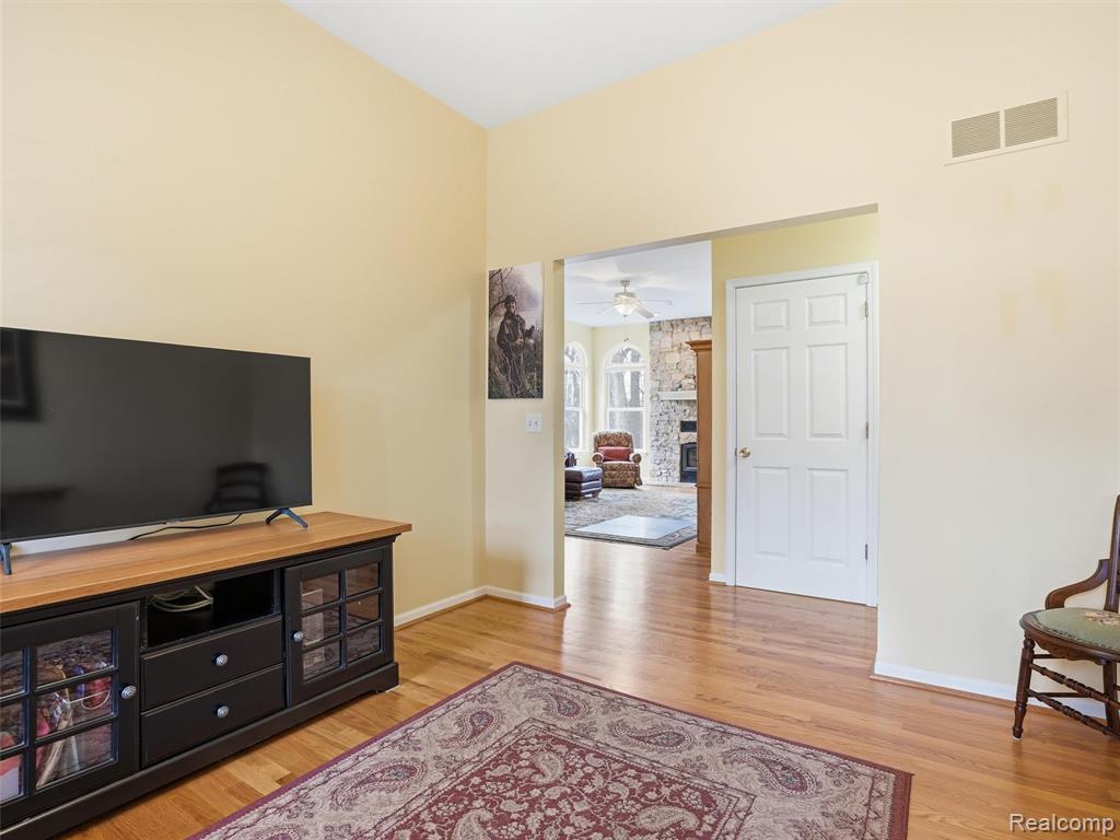 11371 Runyan Lake Road Fenton, MI 48430 - Photo 16 of 58 Gallery Image 16