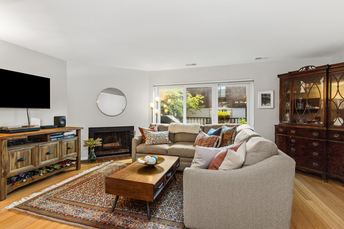 435 Elm Street, Unit 4G Deerfield, IL 60015 - Photo 2 of 29