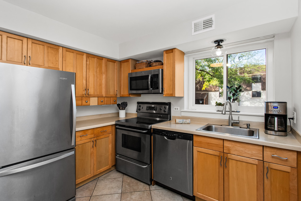 435 Elm Street, Unit 4G Deerfield, IL 60015 - Photo 10 of 29