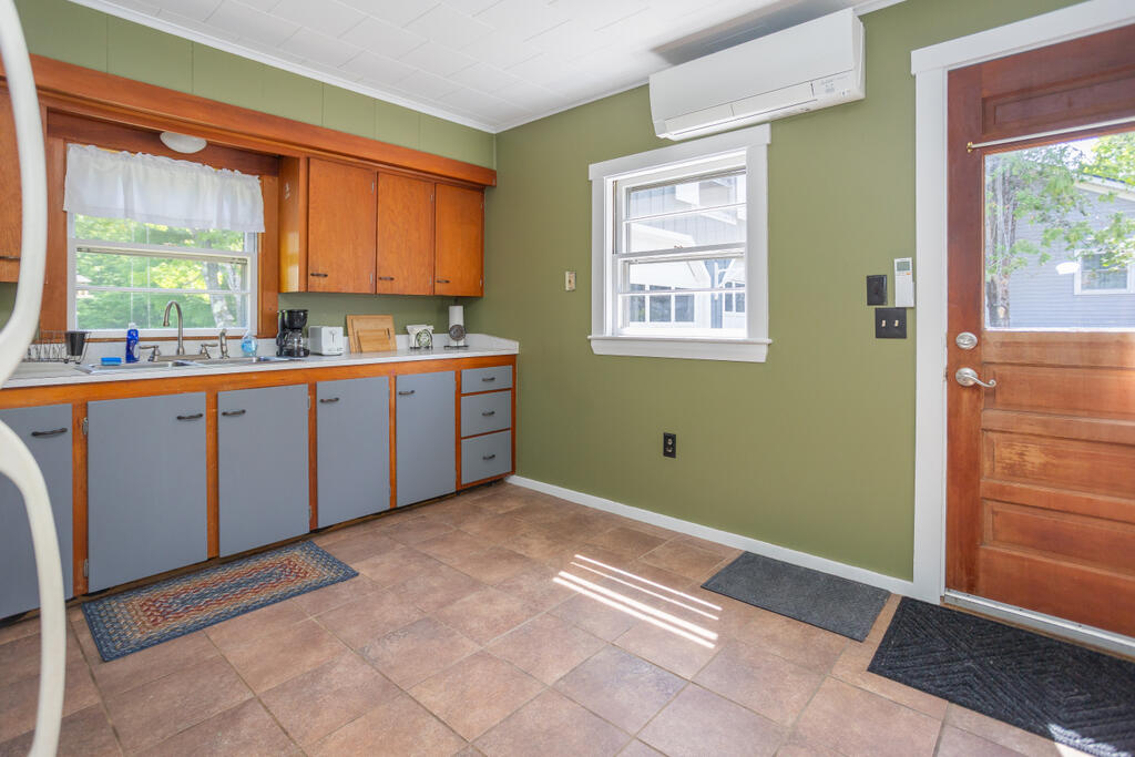 121 Holley Road Farmington, ME 04938 - Photo 4 of 23 taylor-kaminsky-photo-14