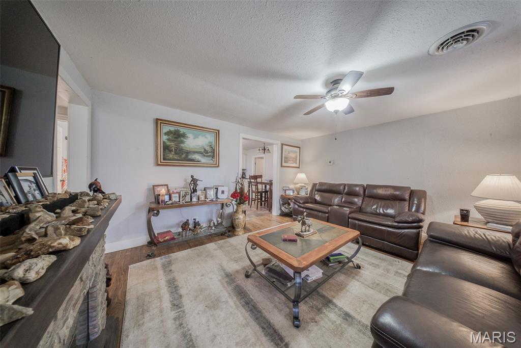 12185 County Road 2170 Rolla, MO 65401 - Photo 3 of 57