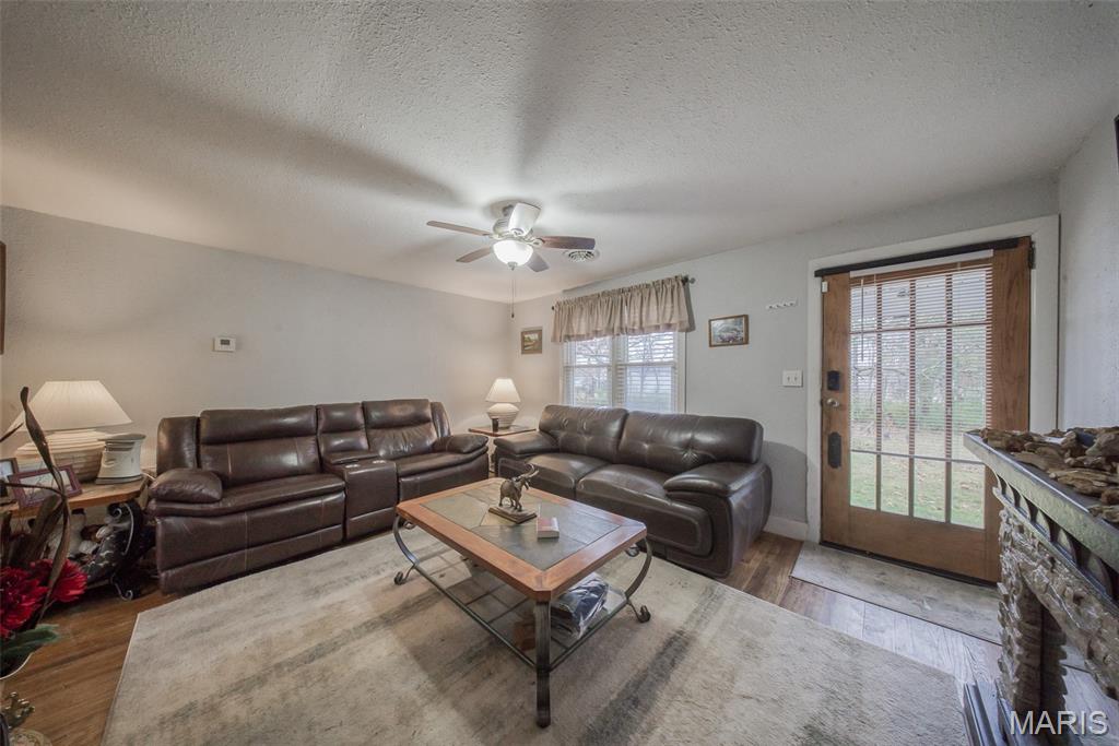 12185 County Road 2170 Rolla, MO 65401 - Photo 4 of 57