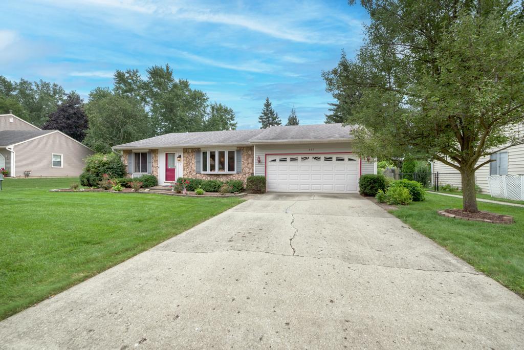 457 Fall Circle Roselle, IL 60172 - Photo 3 of 37 a front view of a house with garden