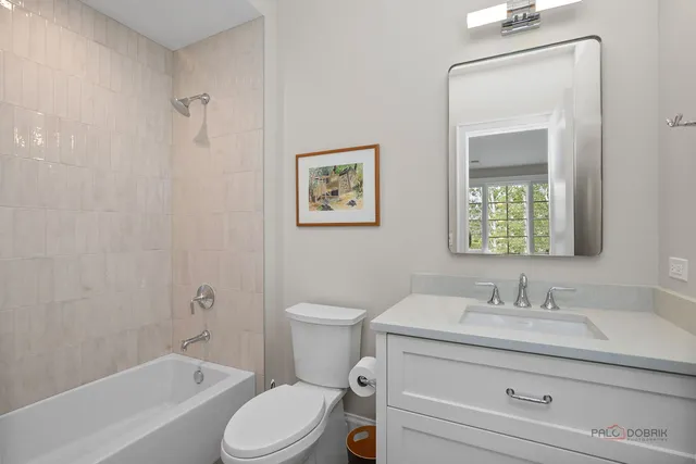 $2,450,000 | 355 Hickory Court, Lake Forest, IL 60045