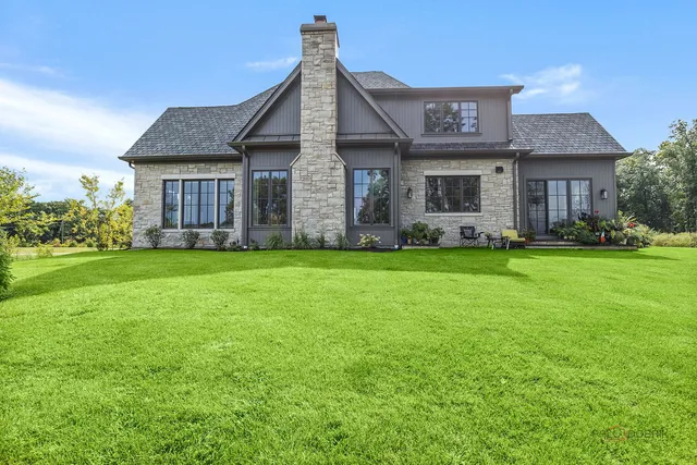 $2,450,000 | 355 Hickory Court, Lake Forest, IL 60045