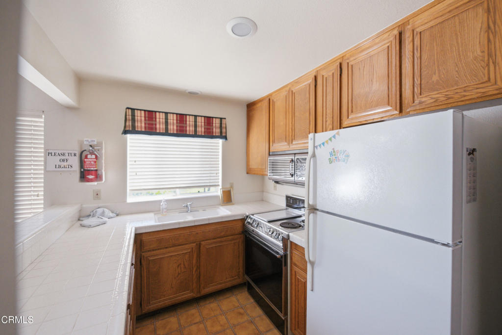 3429 Rio Hato Court Camarillo, CA 93010 - Photo 26 of 32