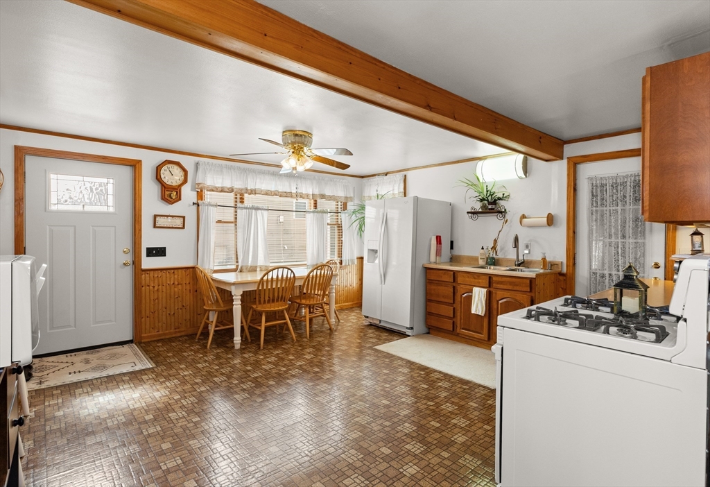 35 Lafayette Road Salisbury, MA 01952 - Photo 15 of 40 a dining room with furniture and window