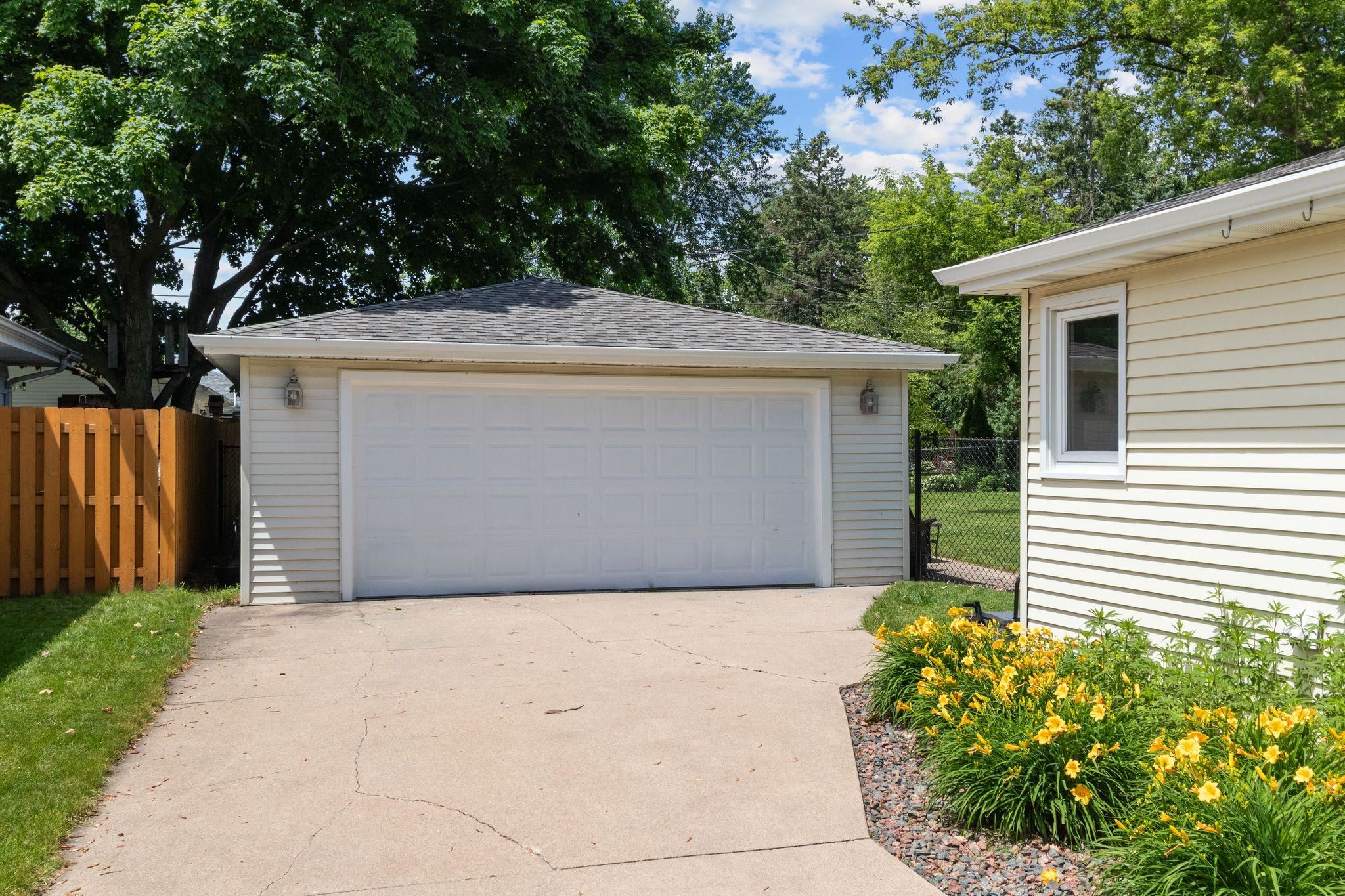 2213 North Bennett Street Appleton, WI 54914 - Photo 28 of 40
