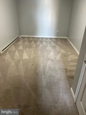 $1,000 | 202 South Samuel Street, Unit 5, Charles Town, WV 25414