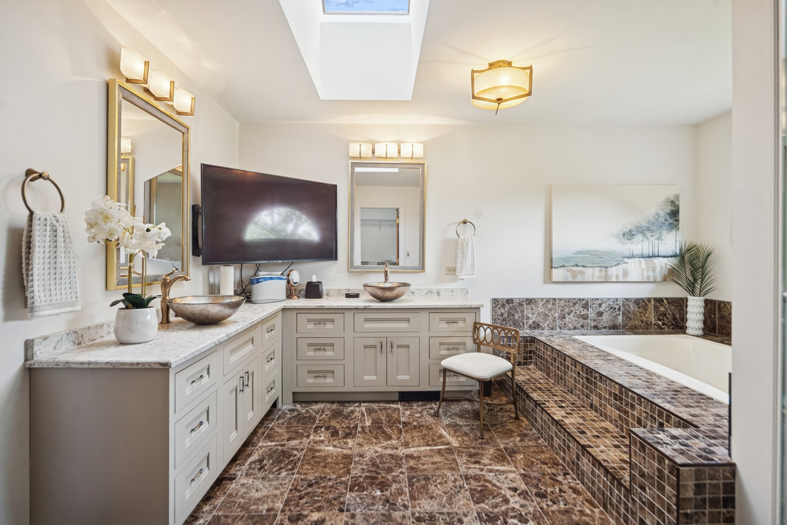 8120 Woodside Lane Burr Ridge, IL 60527 - Photo 14 of 24 a spacious bathroom with a double vanity sink mirror and bathtub