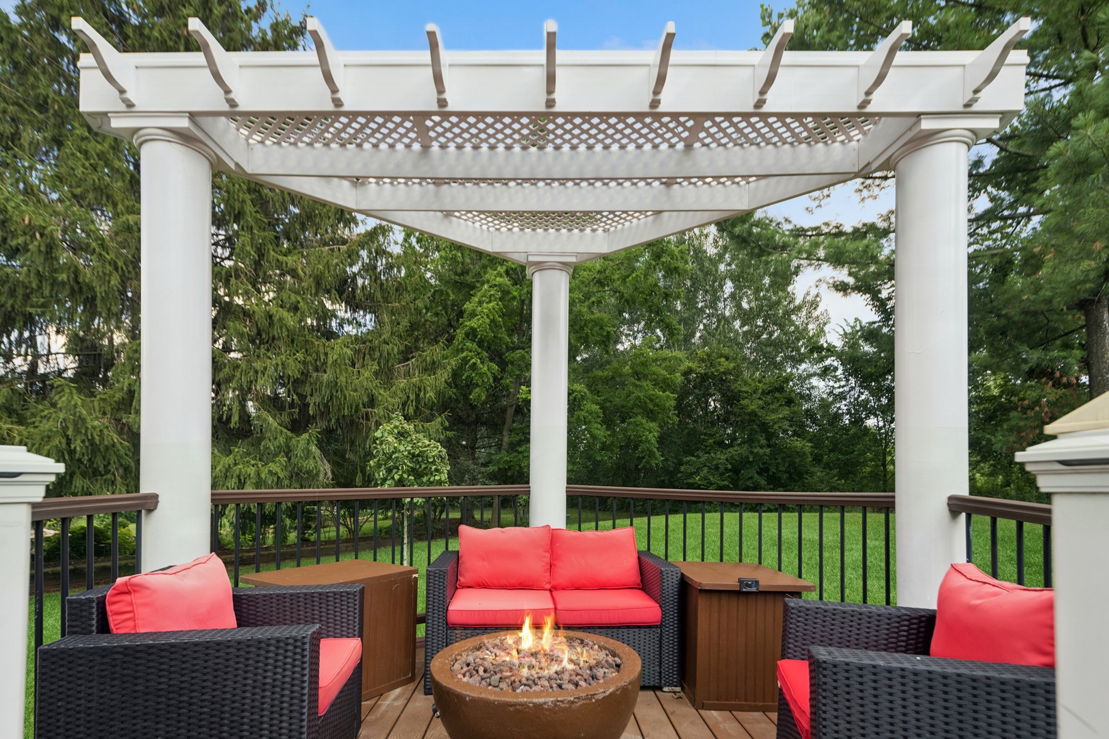 8120 Woodside Lane Burr Ridge, IL 60527 - Photo 21 of 24 a view of a patio on the roof deck