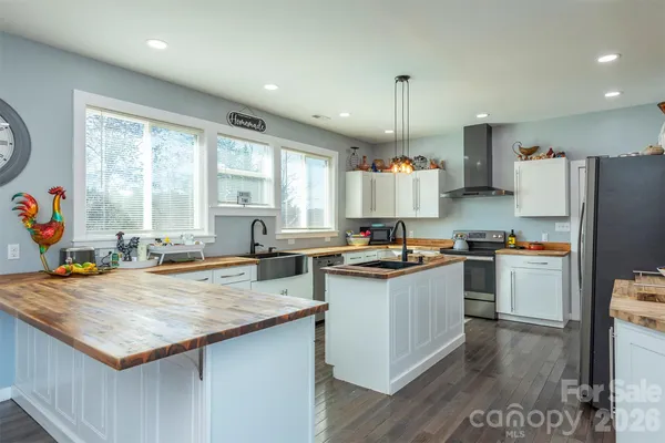 $639,000 | 622 Rutherford Drive, Nebo, NC 28761