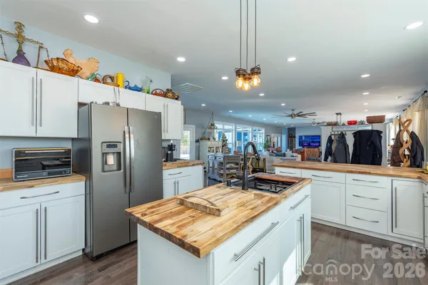 $639,000 | 622 Rutherford Drive, Nebo, NC 28761