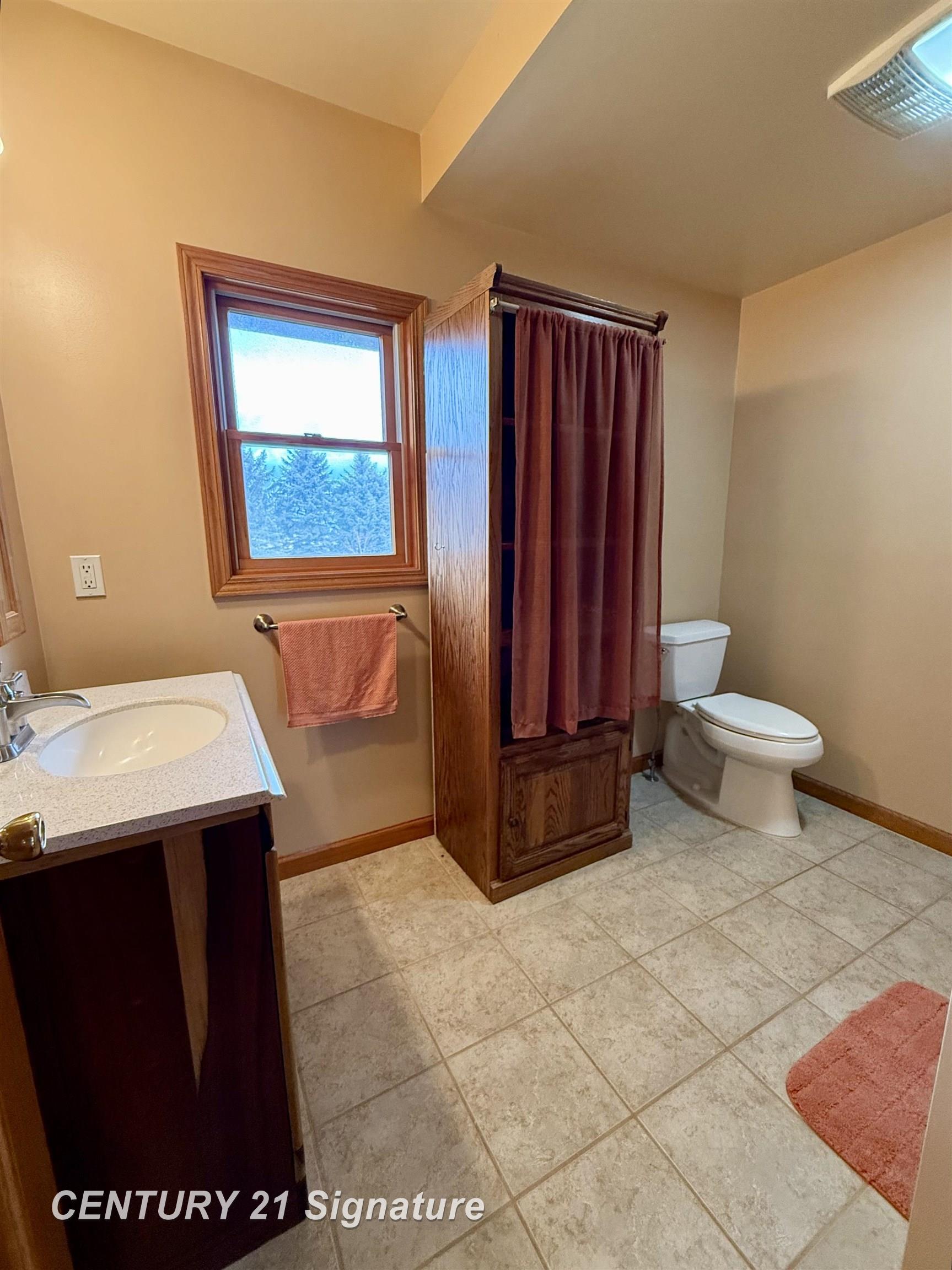 3705 North Beyer Road Saginaw, MI 48601 - Photo 15 of 20