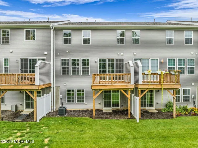 $850,000 | 314 Auburn Terrace, Manalapan, NJ 07726