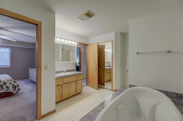 $339,900 | 5170 Upper 141st Street West, Apple Valley, MN 55124