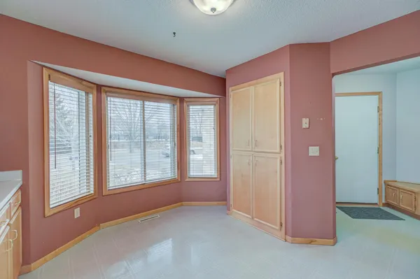 $339,900 | 5170 Upper 141st Street West, Apple Valley, MN 55124