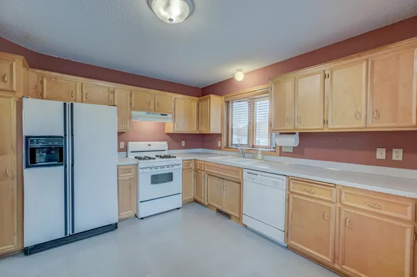 $339,900 | 5170 Upper 141st Street West, Apple Valley, MN 55124