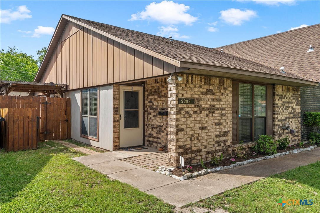 5202 Colonel Travis Temple, TX 76502 - Photo 1 of 27