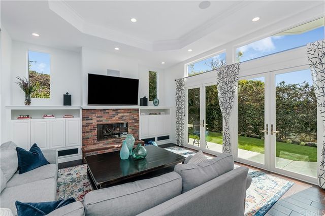 $3,000,000 | 3304 North Poinsettia Avenue, Manhattan Beach, CA 90266