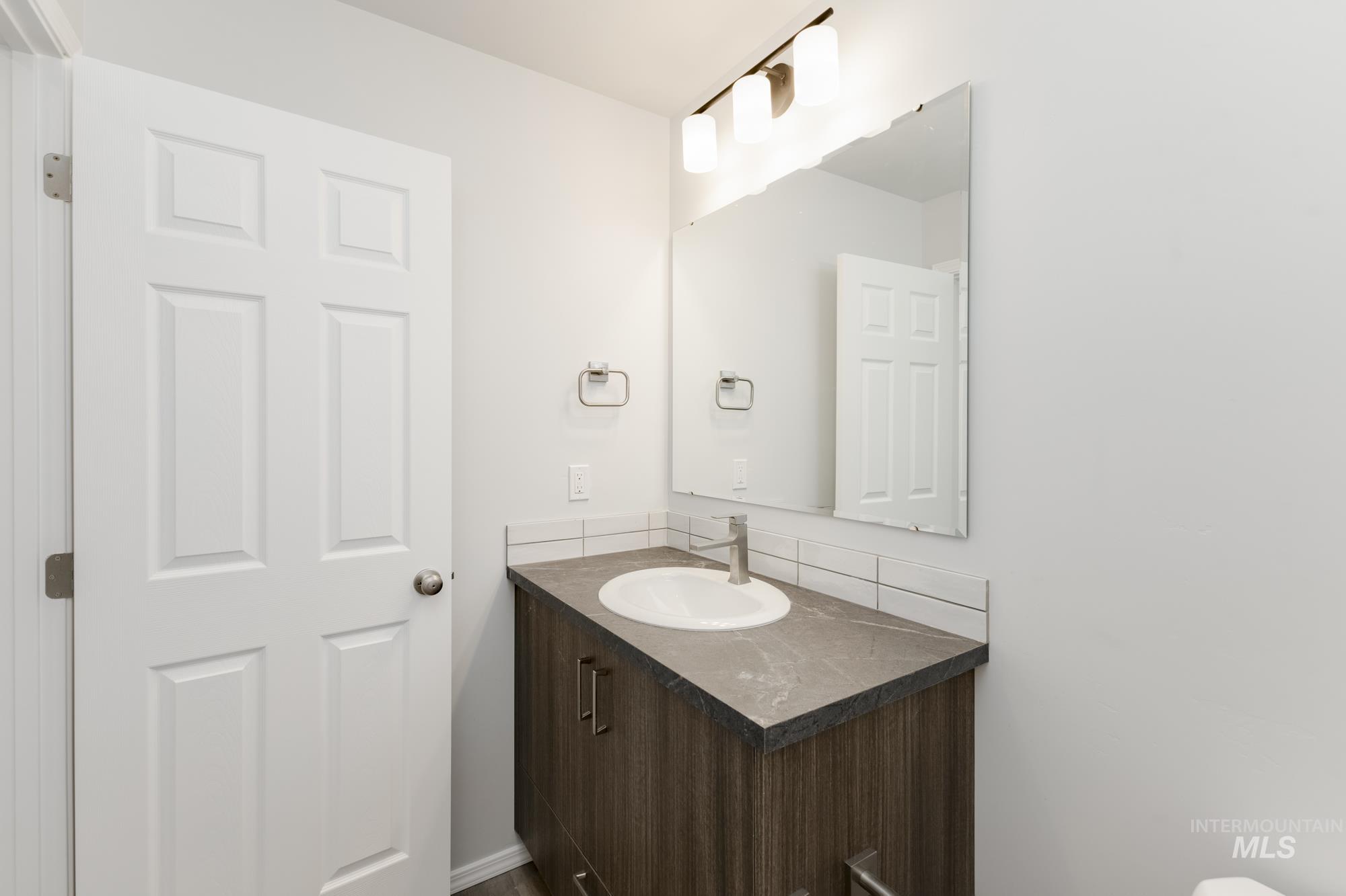 10833 Rutland Street Caldwell, ID 83605 - Photo 19 of 26 Bathroom featuring vanity