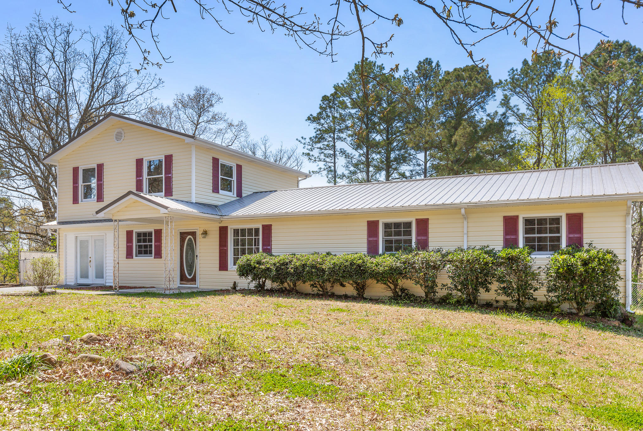 1444 Groves Road Northeast Dalton, GA 30721 - Photo 4 of 27 Groves (4 of 27)