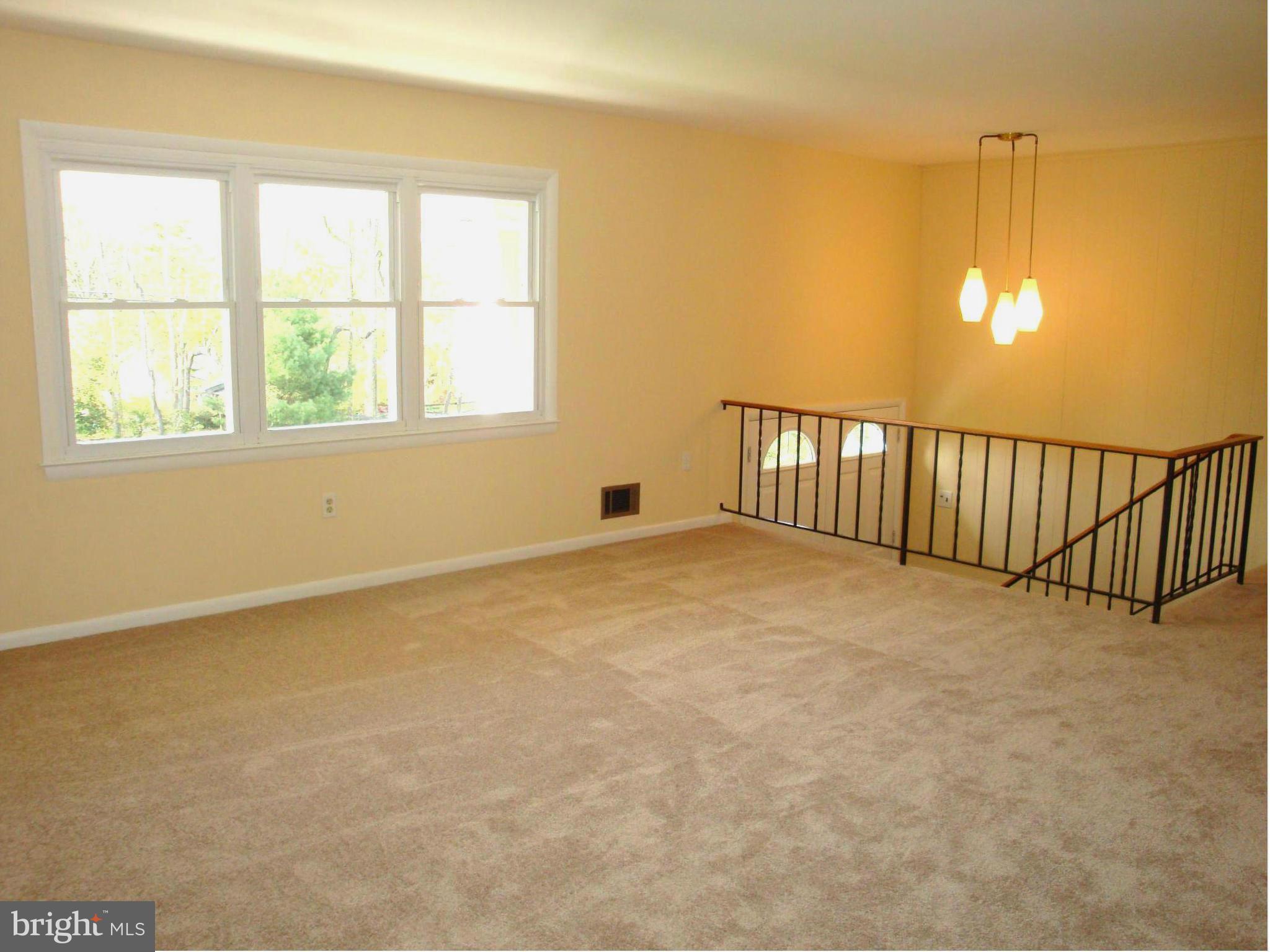 4603 Carroll Manor Road Baldwin, MD 21013 - Photo 3 of 30 Living Room w/ new w/w carpet