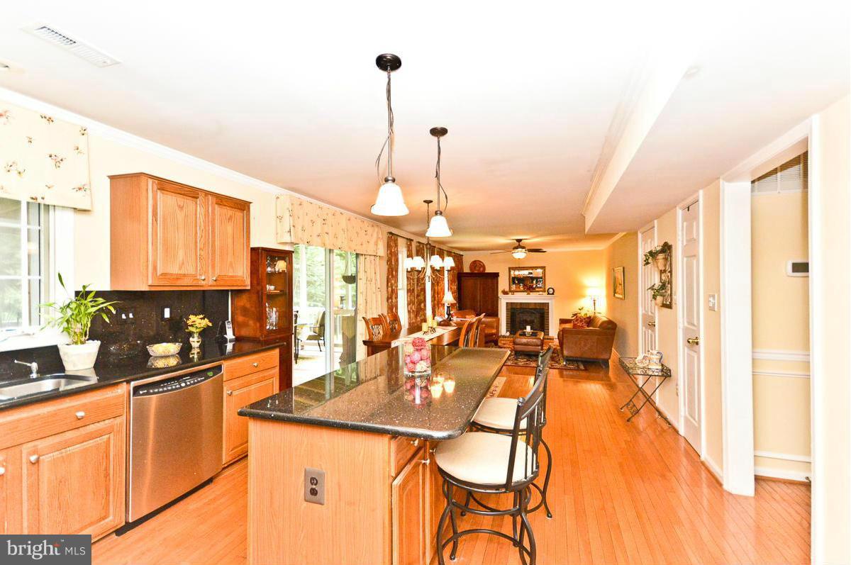 12565 Curling Road Manassas, VA 20112 - Photo 11 of 30 Kitchen