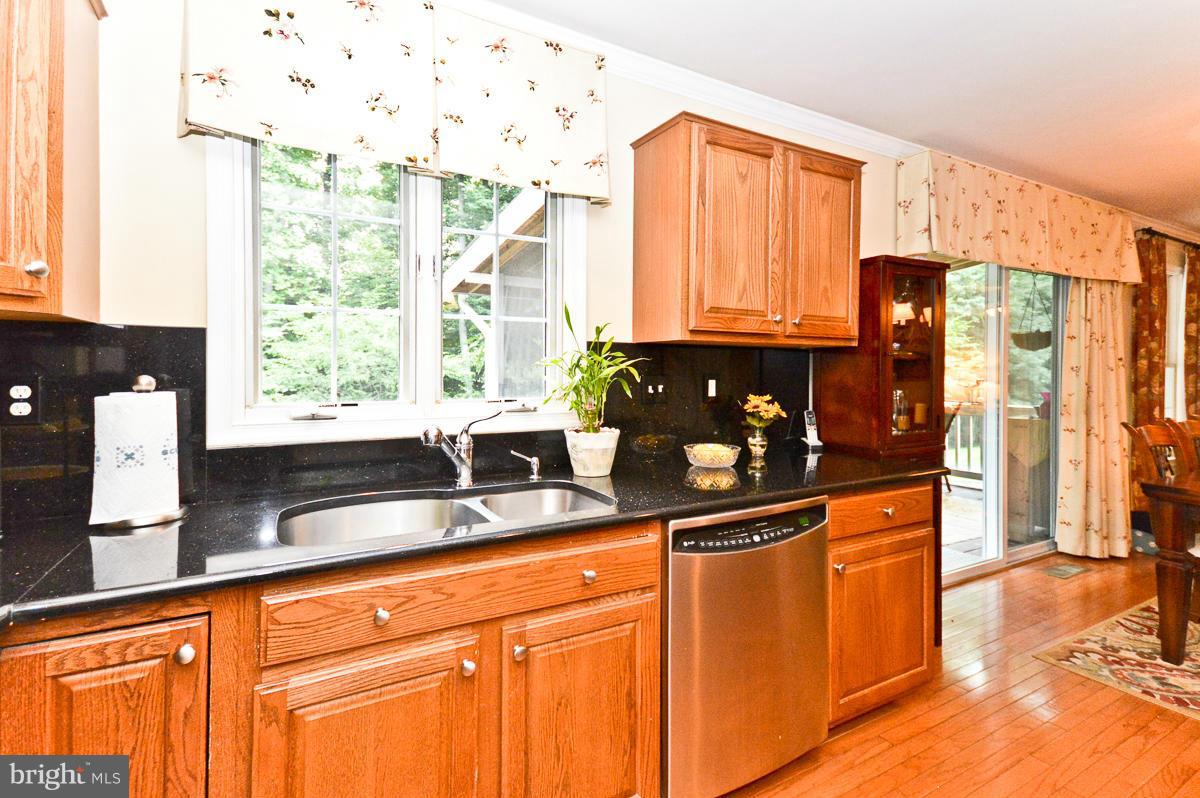 12565 Curling Road Manassas, VA 20112 - Photo 12 of 30 Kitchen