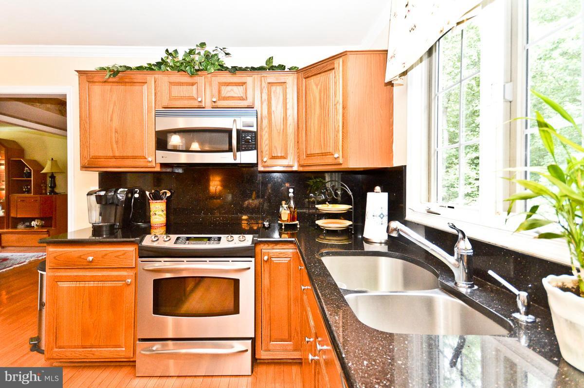 12565 Curling Road Manassas, VA 20112 - Photo 13 of 30 Kitchen