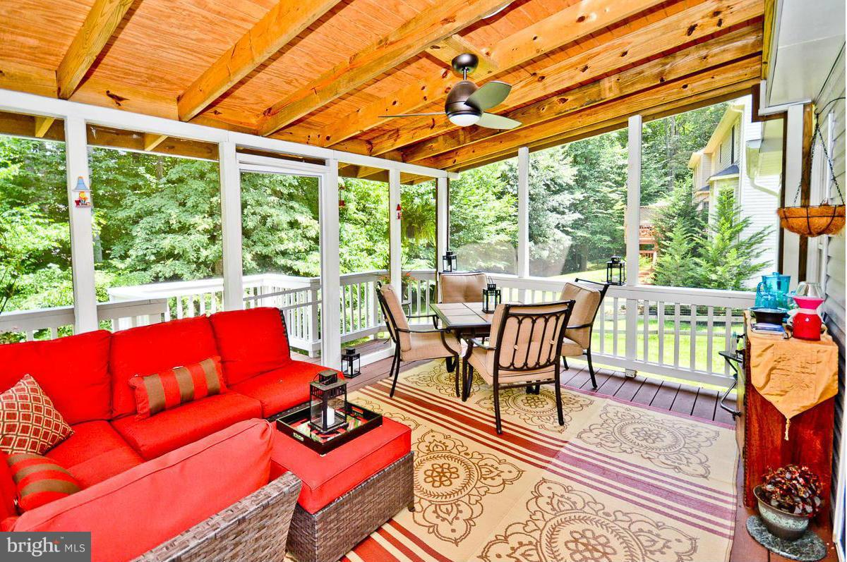 12565 Curling Road Manassas, VA 20112 - Photo 28 of 30 Screened in porch