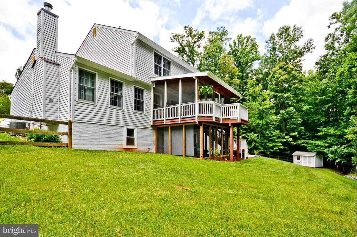 12565 Curling Road Manassas, VA 20112 - Photo 29 of 30 Exterior (Rear)