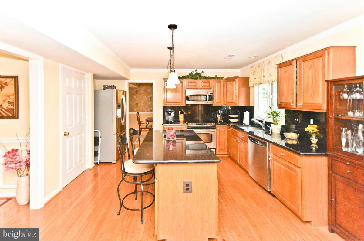 12565 Curling Road Manassas, VA 20112 - Photo 10 of 30 Kitchen