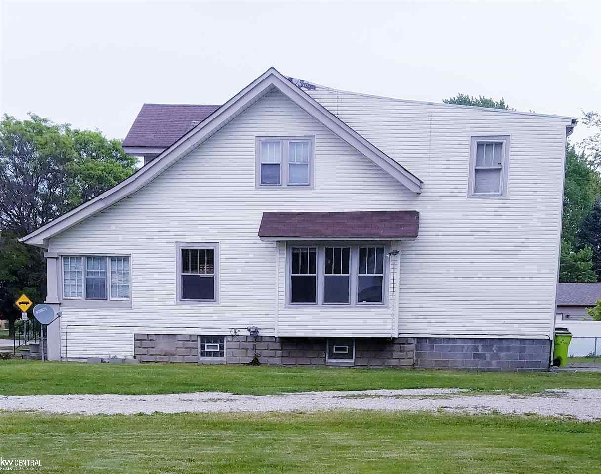 18620 Common Road Roseville, MI 48066 - Photo 4 of 71 50047823-3.JPG