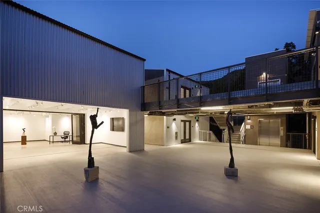 a view of entryway with a front door