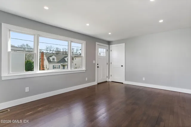 $2,700 | 35 Euclid Avenue, Unit A, Stamford, CT 06902