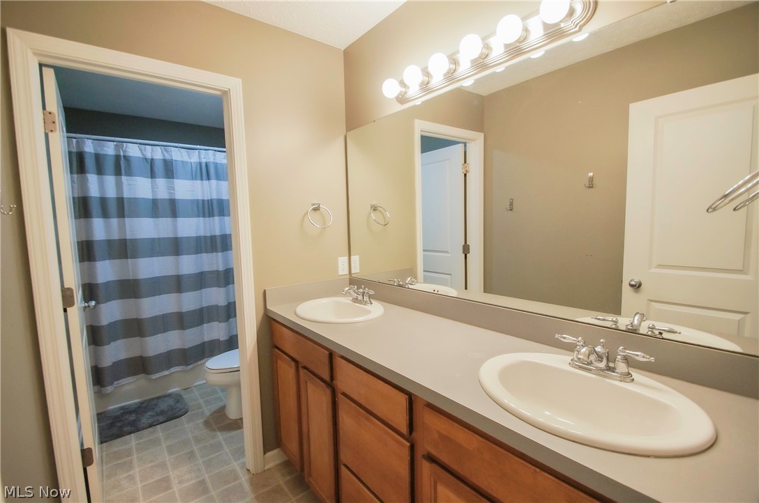 38757 Adkins Road Willoughby, OH 44094 - Photo 13 of 22 Full Bath Upstairs.