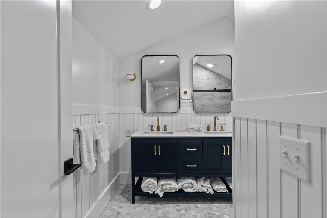 561 Bristol Ferry Road, Unit B Portsmouth, RI 02871 - Photo 25 of 28