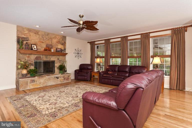 807 Miller Road Parkton, MD 21120 - Photo 10 of 30 Family Room