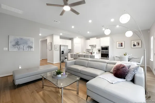 $3,900 | 13107 Braxon Pass, San Antonio, TX 78253