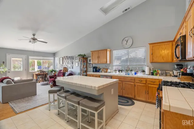 $449,999 | Undisclosed Address, Bakersfield, CA 93311