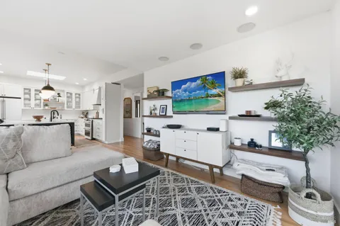 $1,899,000 | 194 Maestro Road, Novato, CA 94947