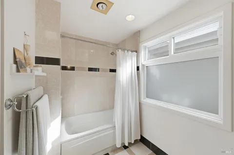 $1,899,000 | 194 Maestro Road, Novato, CA 94947