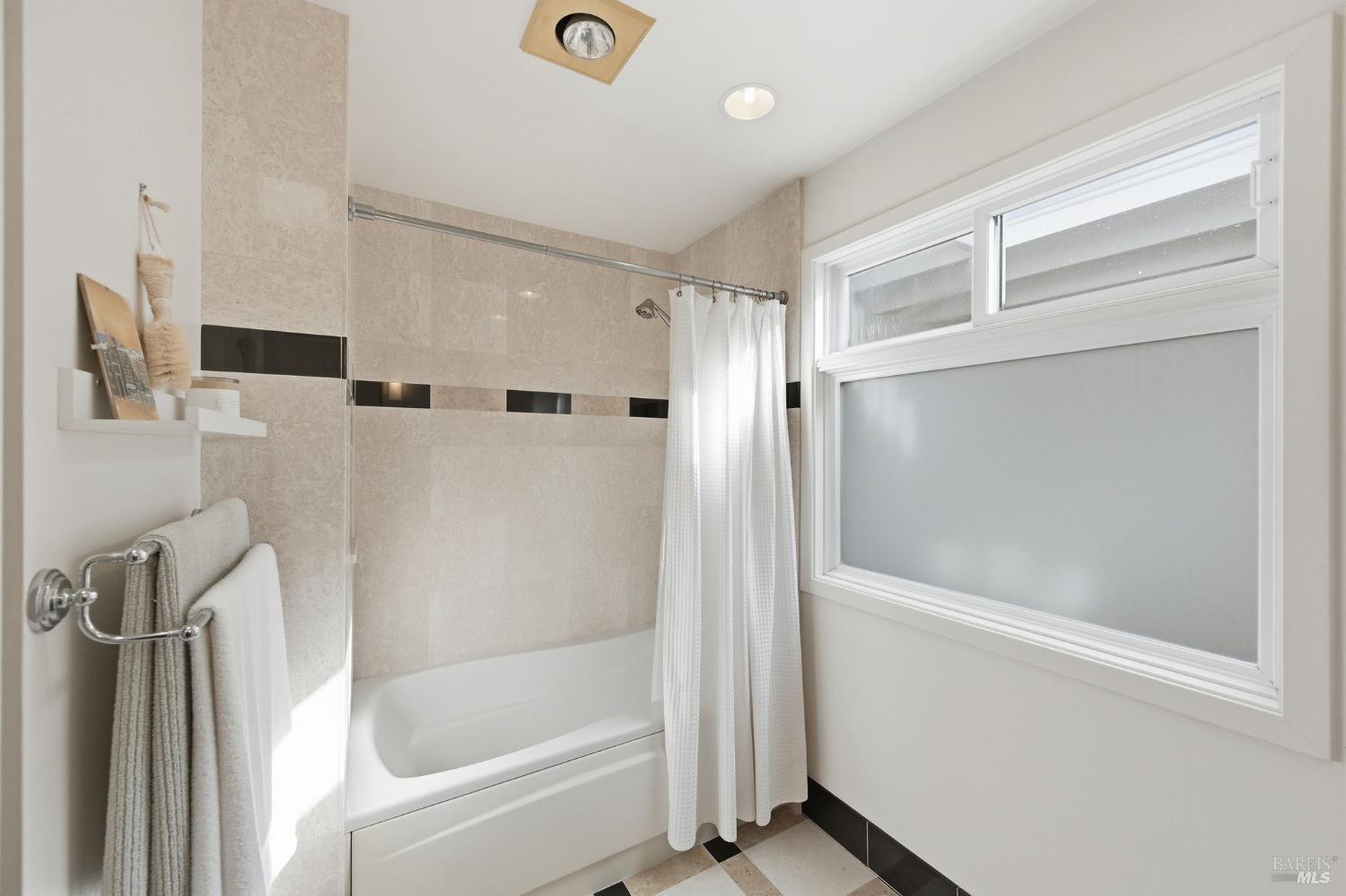 194 Maestro Road Novato, CA 94947 - Photo 18 of 42